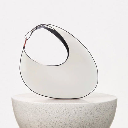 Sac à épaule en cuir sculptural