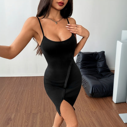 Robe Ajustée à Coupe Asymétrique