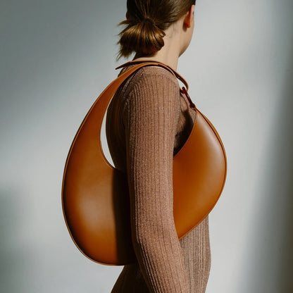 Sac à épaule en cuir sculptural